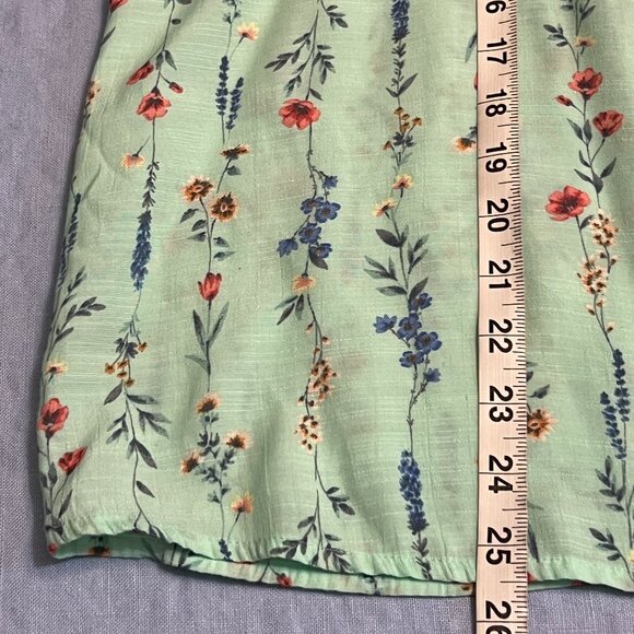 LC Lauren Conrad Floral Green Blouse - Picture 7 of 8